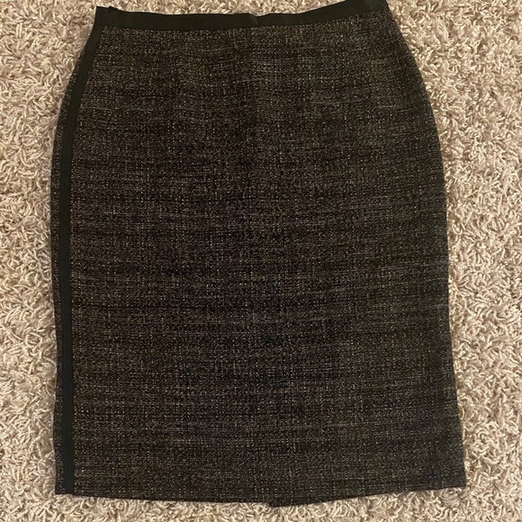 MaxMara Dresses & Skirts - MaxMara Black Tweed Pencil Skirt size 8